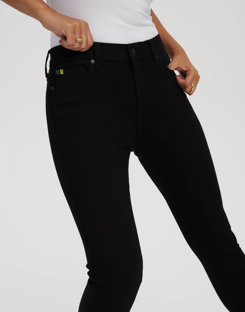 Mid Rise Skinny Jean Long - Overdye Black